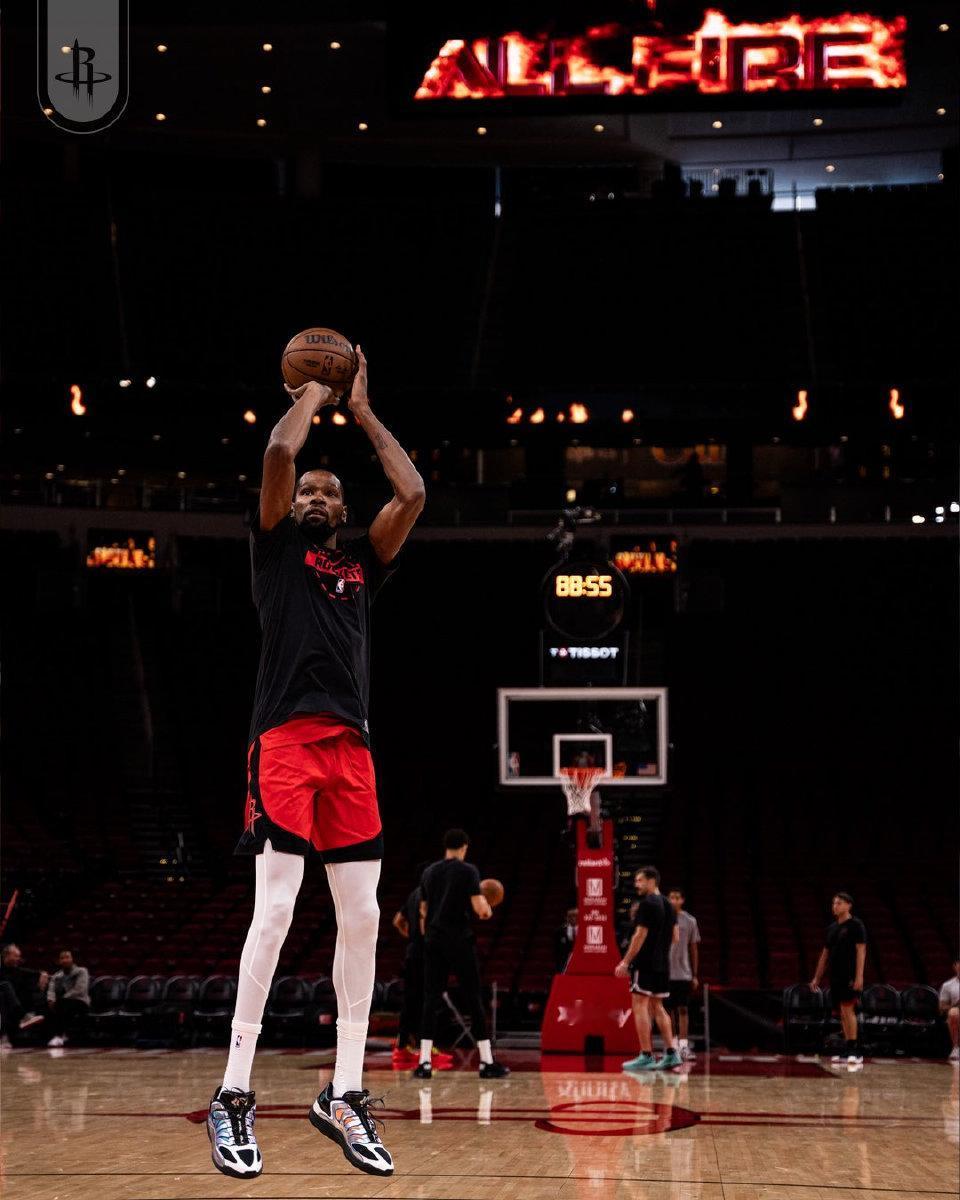 火箭队终结连败，伊森爆发成关键先生！

火箭主场137-109大胜篮网，终结三连