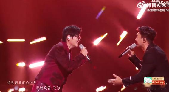 刘畊宏被灯光打没了披荆斩棘直播刘畊宏都被练成大vocal了 这次披荆斩棘直播，大