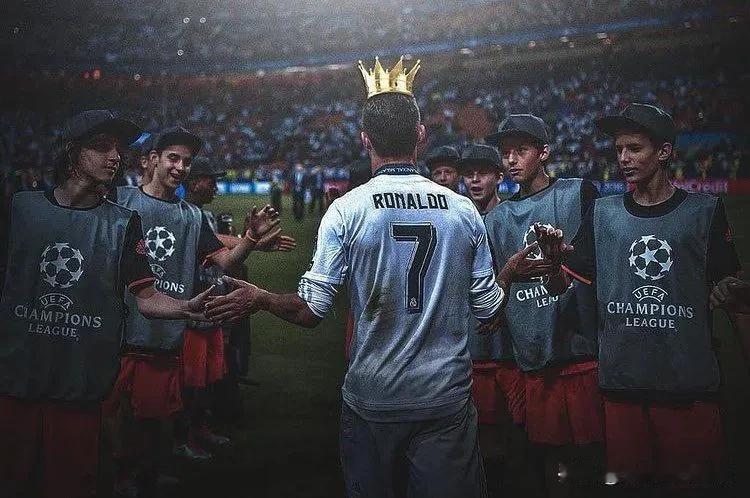 📊 克里斯蒂亚诺·罗纳尔多的欧冠纪录

◉ 欧冠奖杯最多🏆🏆🏆🏆🏆
