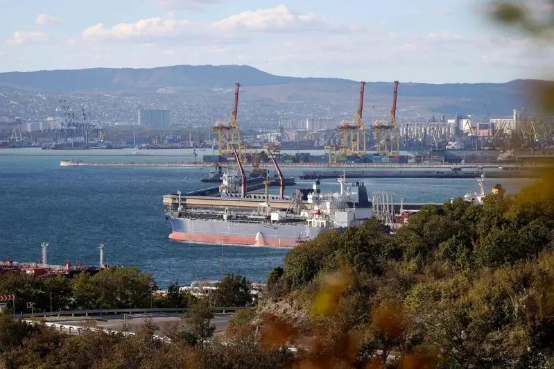 乌克兰承诺不以黑海石油设施及非俄船只为攻击目标。
据报导，乌克兰已同意不以俄罗斯