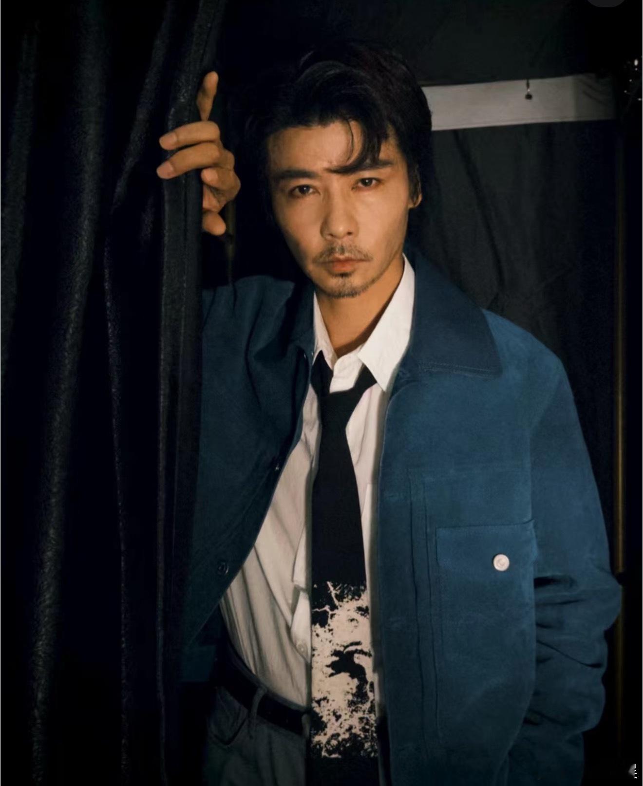 张晋是有点主持天赋在身上的原来晋哥的“武力值”全点语言技能上了，冷面笑匠+精准吐