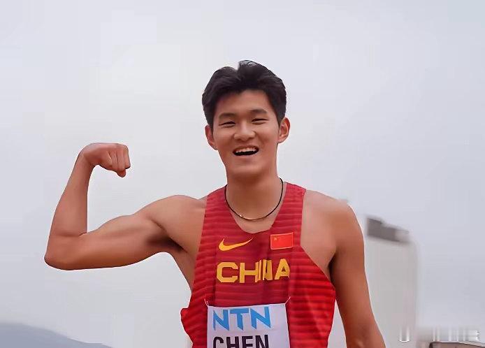 两眼放光，中国110米栏终于迎来明确希望，基本比肩刘翔。8月16日，全国田径锦标