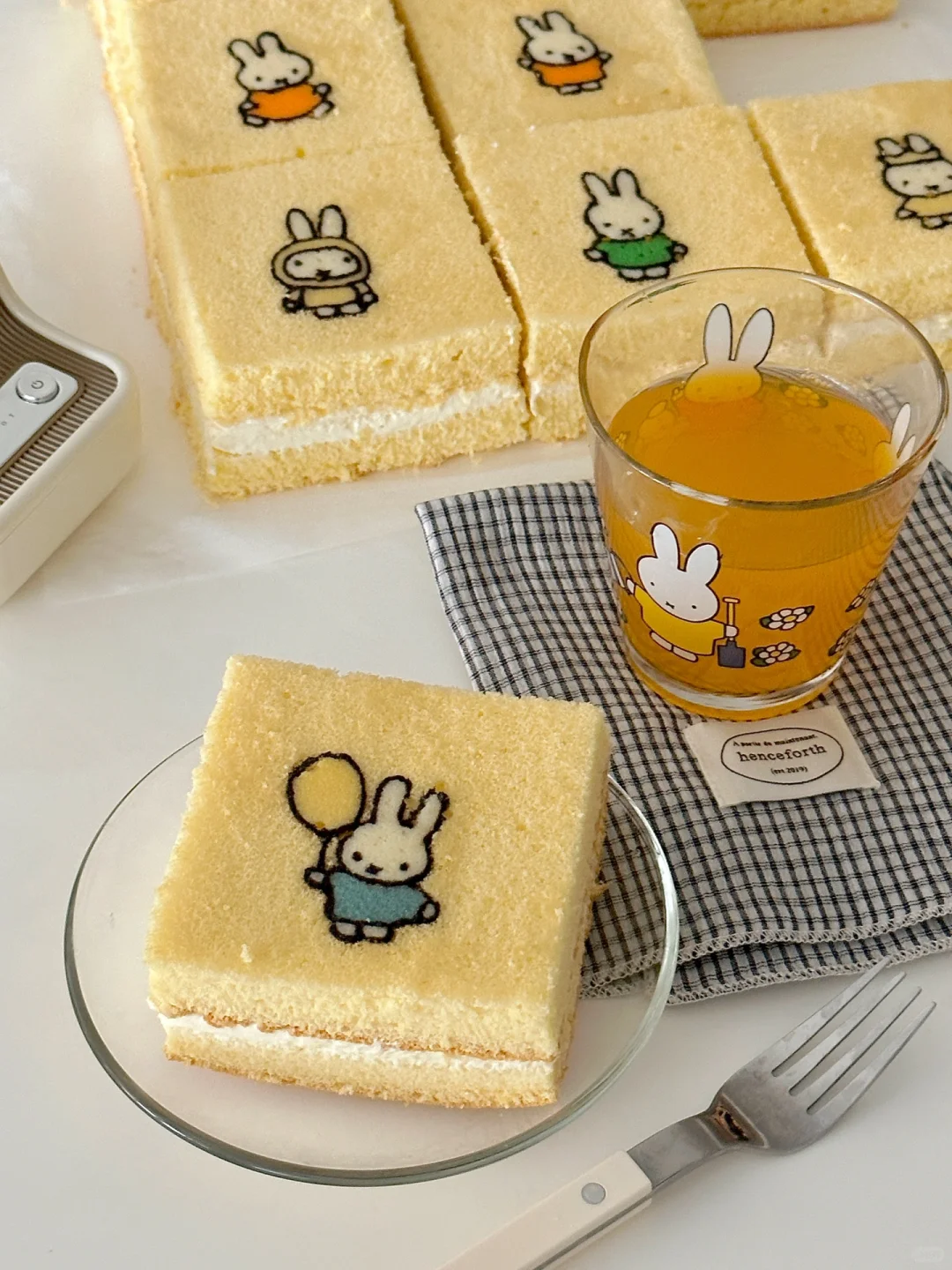 米菲手绘切块奶油蛋糕 | 附教程