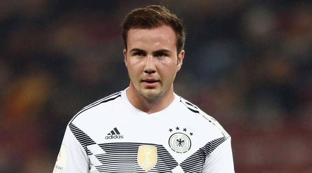 格策谈2014世界杯与梅西合影：我从小就看他的比赛，也见证了他的球技。当然，当时