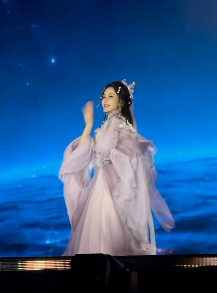 陈卓璇苏州演唱会官宣苏州加场来了！这波太幸福了！不得不说陈卓璇的舞台感染力是真的