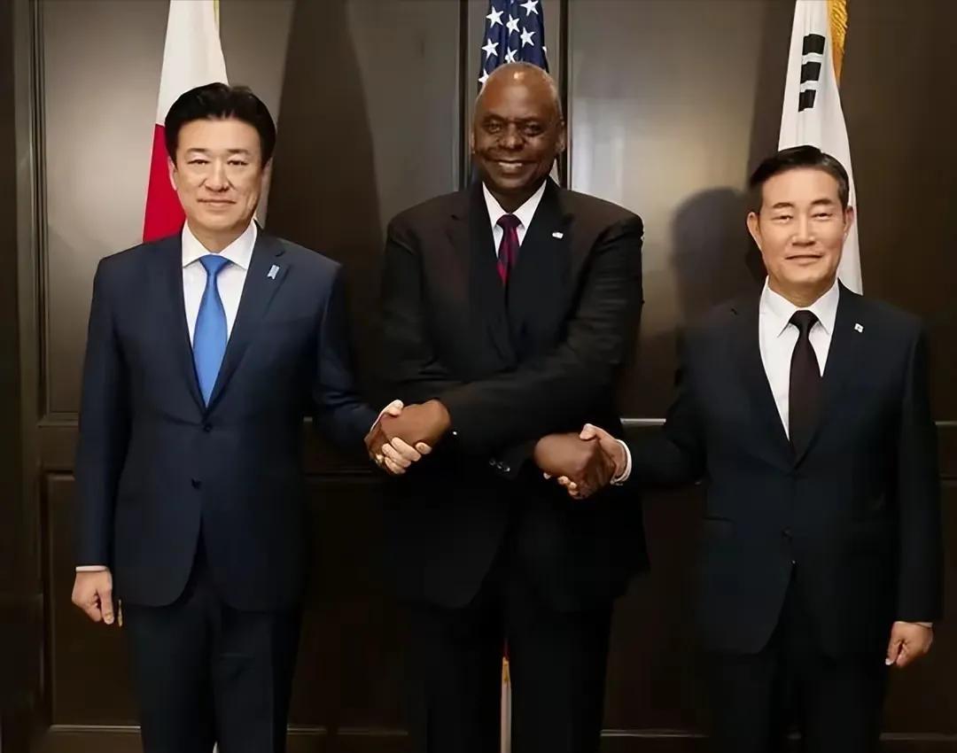 警钟再次敲响！韩国正式加入北约网络防御组织，成为该组织中的第一个亚洲国家，开了一