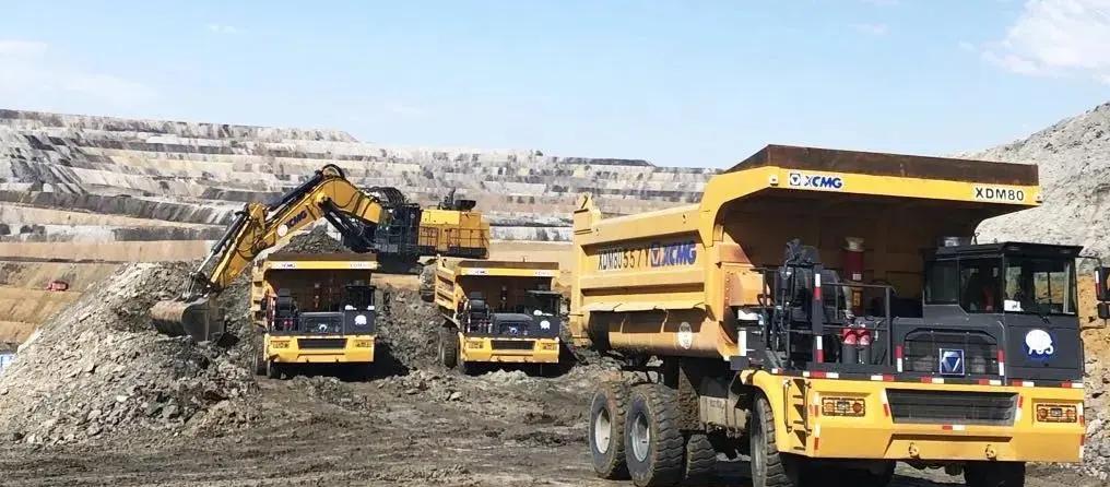 2006年，美国凯雷集团打算出资收购徐工机械的控股权。

这笔3.85亿美元的交