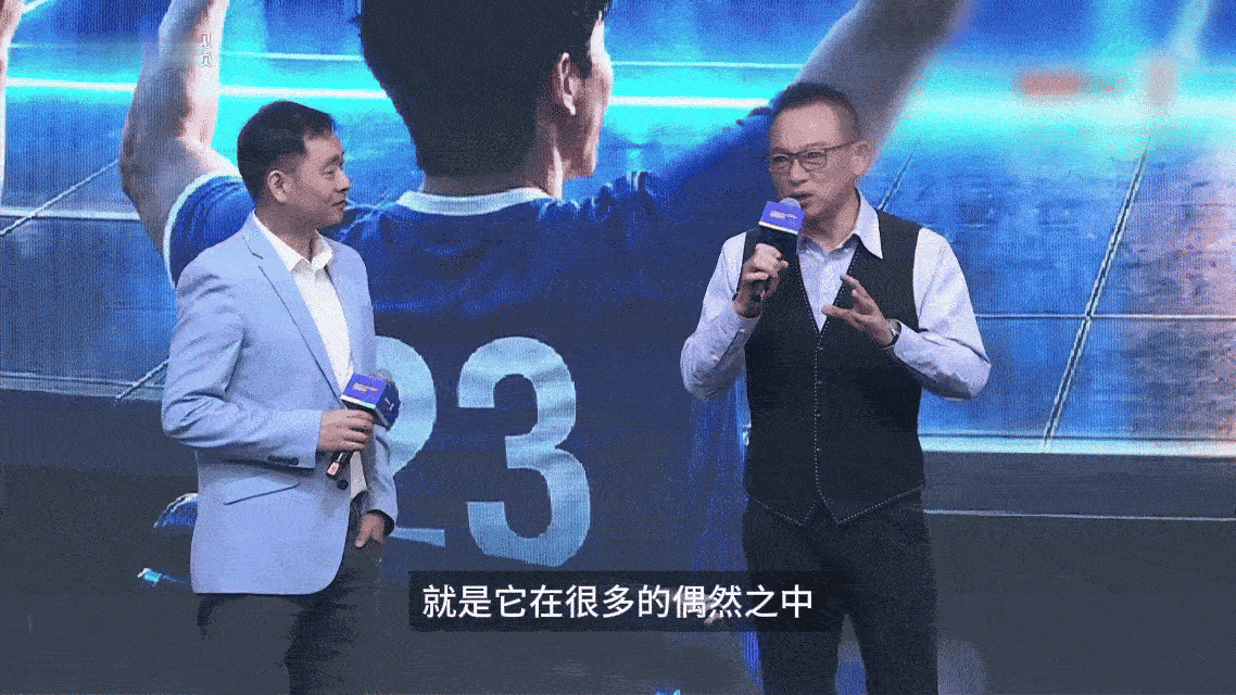 人机大战谁是世界杯预言家官宣四年一届世界杯预言家内卷开始了世界杯新欢乐来袭！咪咕