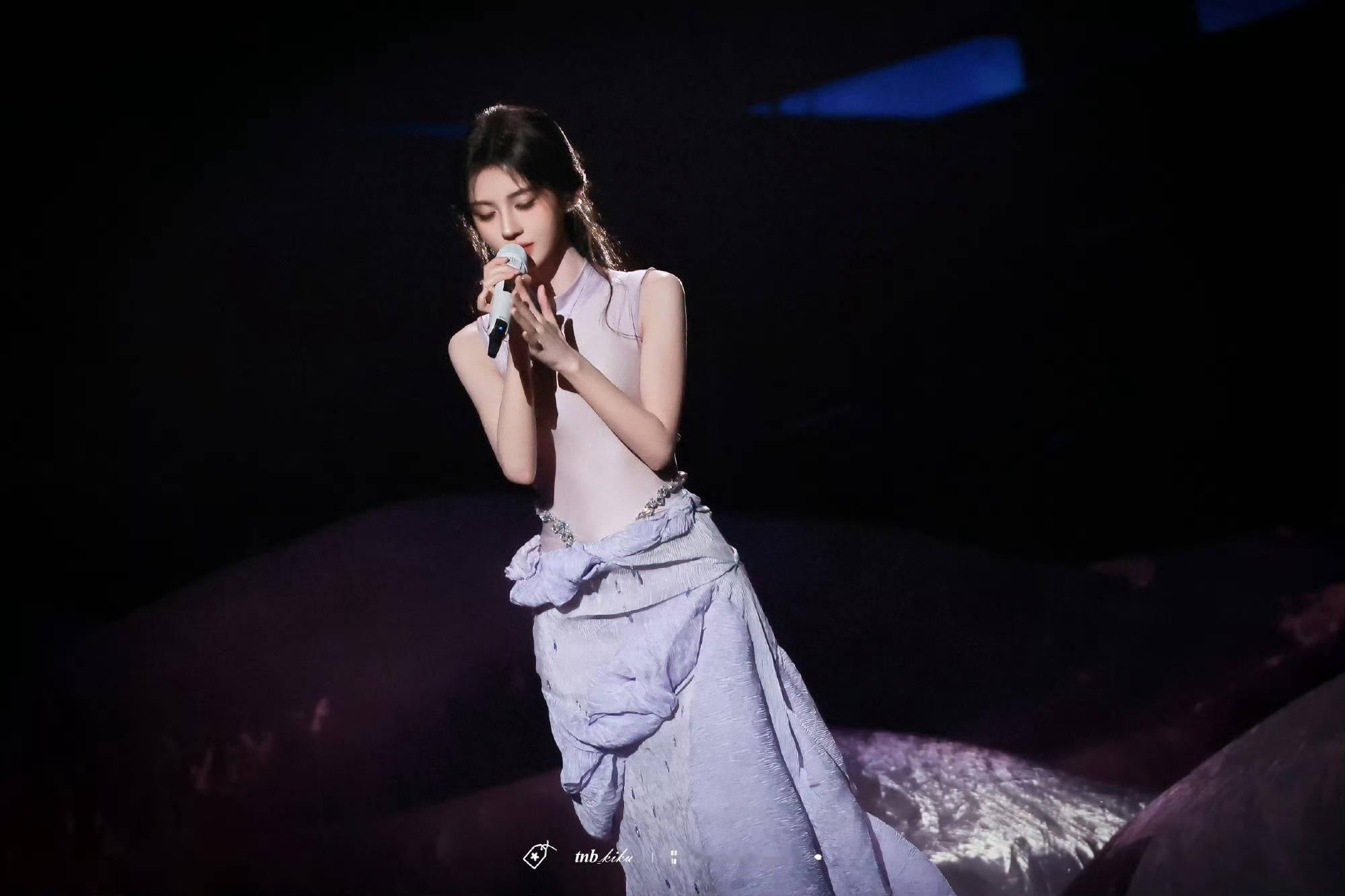 鞠婧祎[超话]鞠婧祎王者荣耀共创之夜锦鲤抄舞台鞠婧祎王者共创之夜锦鲤抄 ​鞠婧祎