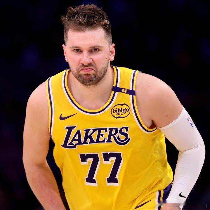 老大紧急归来救场，明天东契奇预计将复出对阵火箭的圣诞大战。 