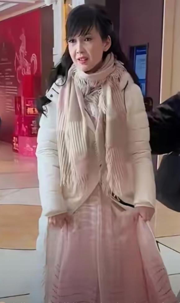 “玉女掌门人”周慧敏嫁的老公是名门望族，为什么她可以做丁克不生孩子呢？让人料想不