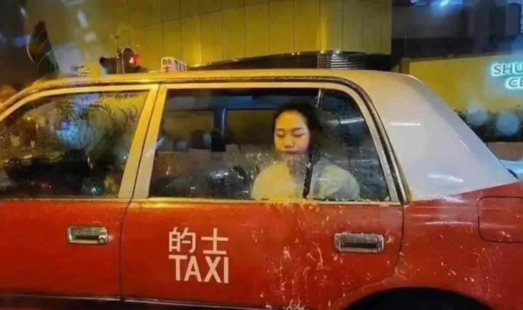 送大家一份情侣头像[抠鼻]