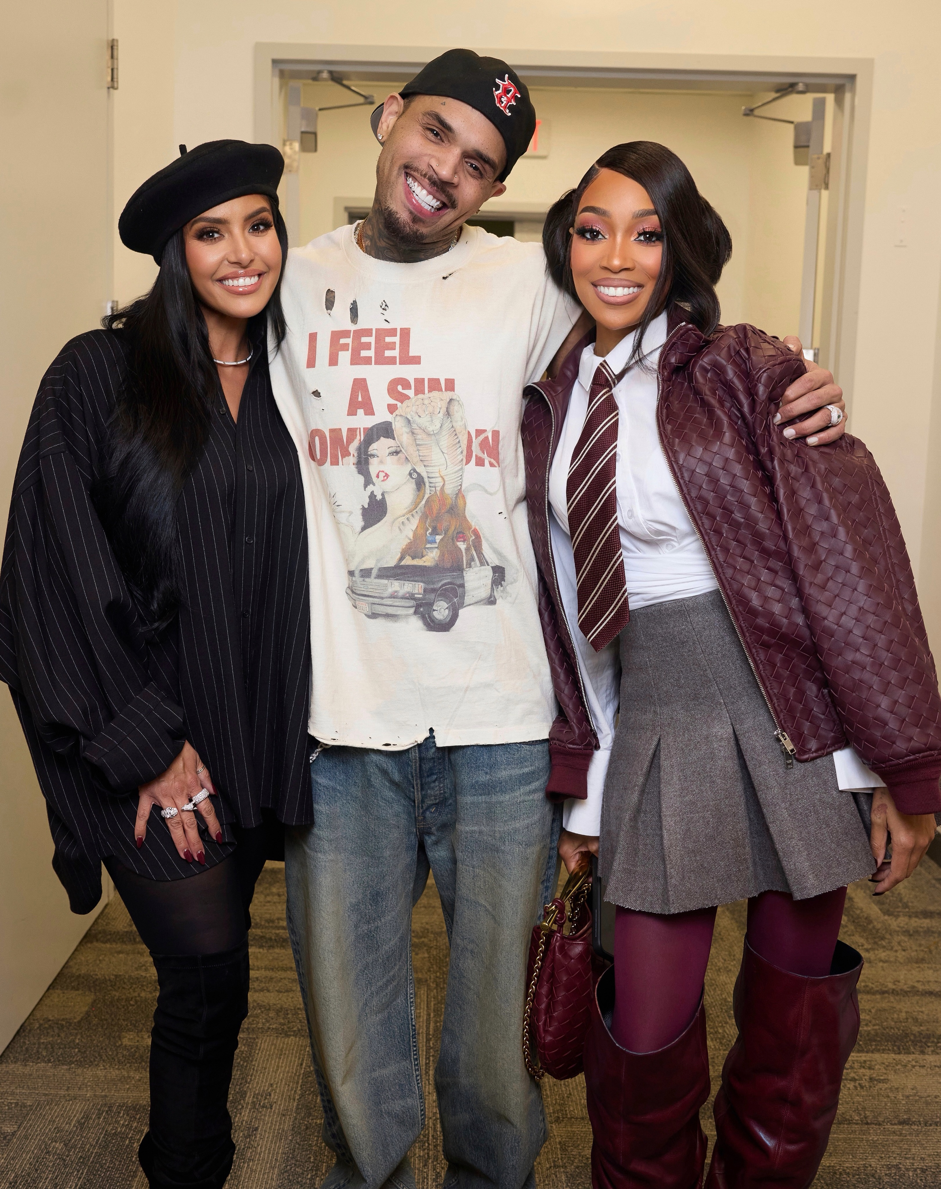 哇塞~~Chris Brown和科比遗孀凡妮莎、Monica新合影曝光！！[亲亲