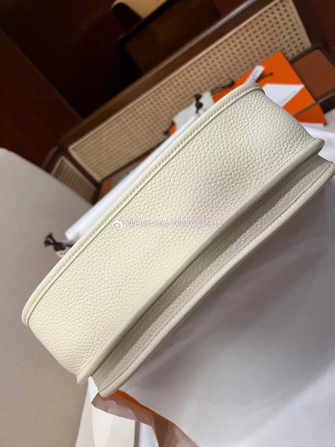 Evelyn 29 TC 奶油白 银扣