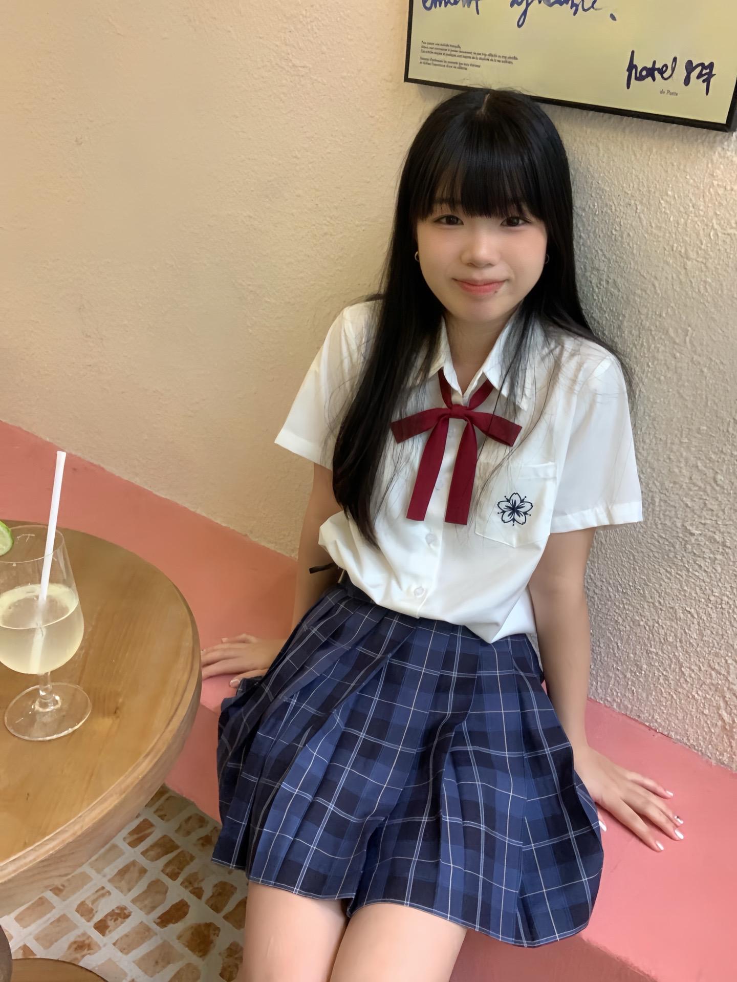 好想跪下来求自己不要发了，跪下来发现也能发
jk