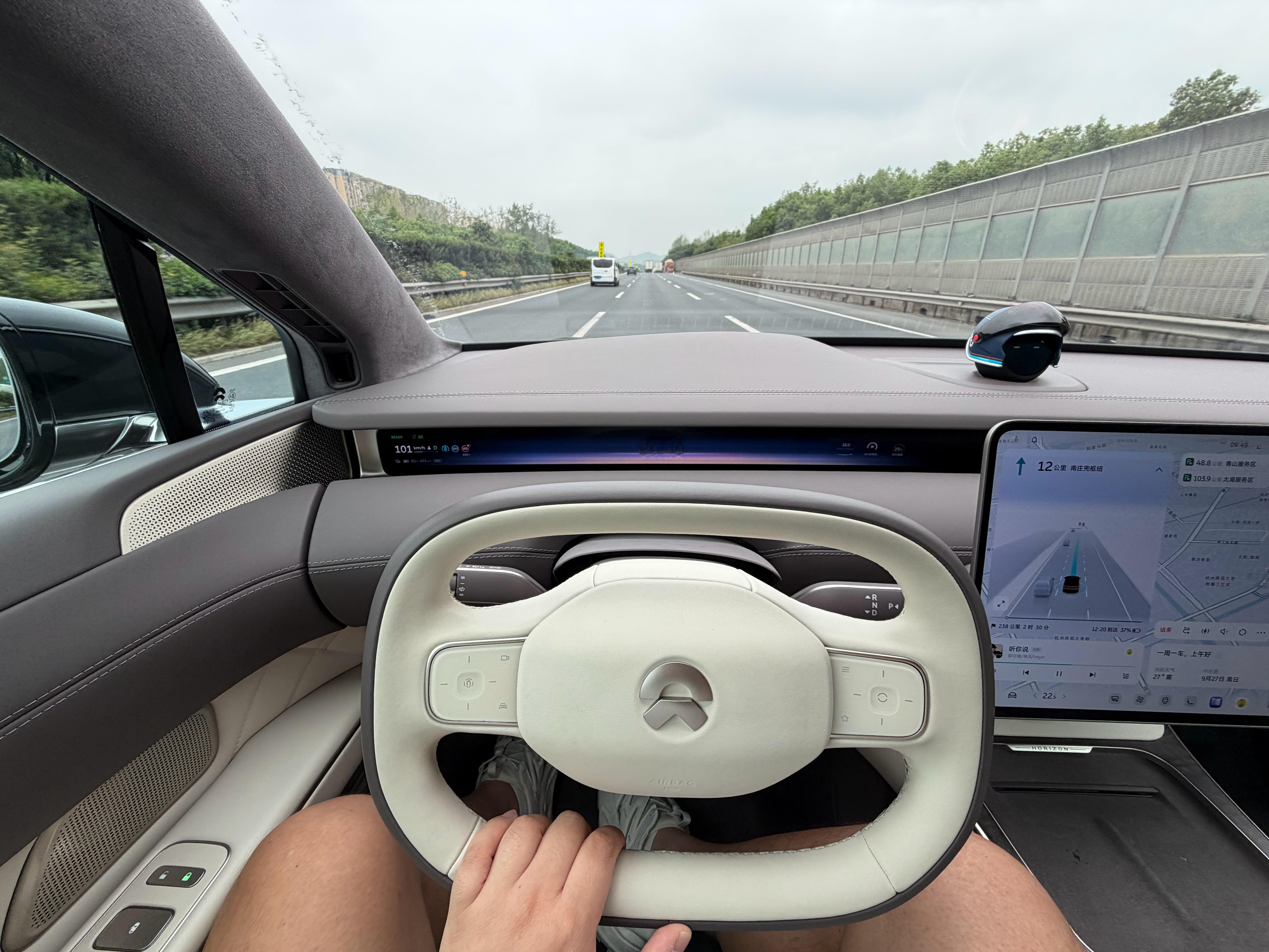 蔚来吉利汽车 吹爆，蔚来和吉利汽车能源方面合作，以后换电极氪、换电领克和换电银河