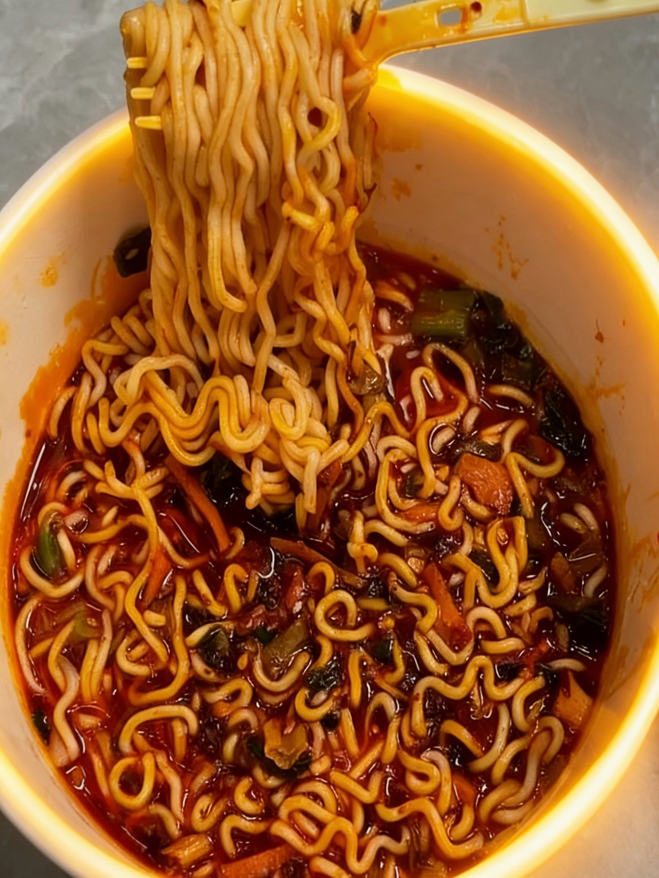 一直以为方便面汤是要倒掉的，什么！你们真的都不喝泡面汤吗！！！ 