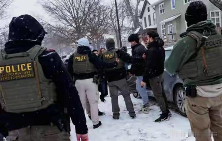 8:4惊险过关！特朗普拉30国围堵中国稀土，120亿砸向关键矿产，中国底气何在？