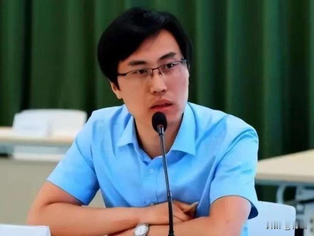 中国顶尖学府又出了一个“石平”式的汉奸，清华大学毕业生为美国智库献上4条制约中国