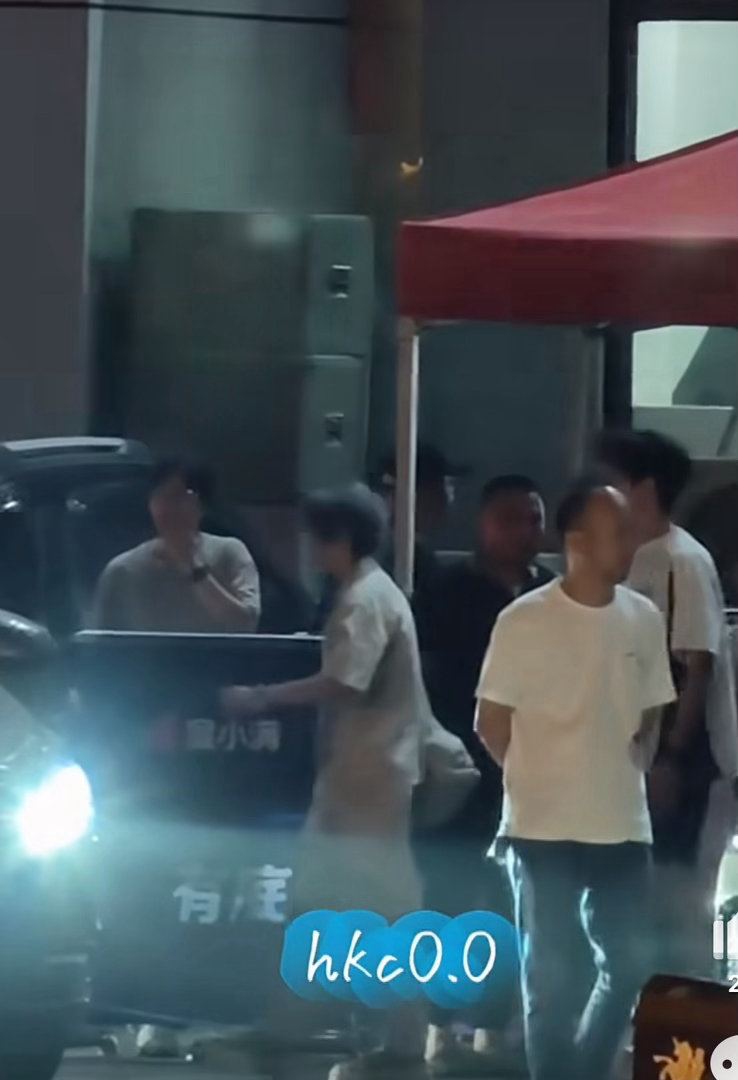 王濛浪姐总决赛第一个下班的 王濛应该是浪姐总决赛第一个下班的！！王濛浪姐总决赛第