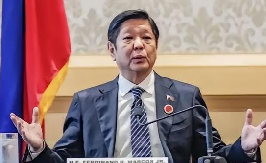 现在非常奇怪的是菲律宾，它之前在南海不停地撒泼耍赖，结果最近日本狂叫期间，它居然