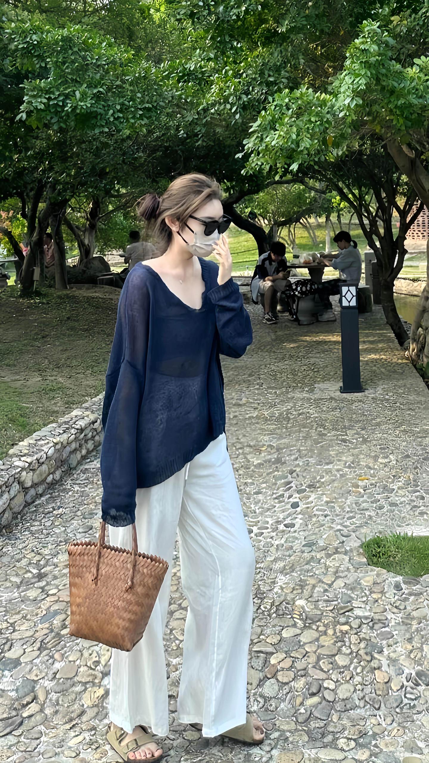 穿搭的尽头是极简风。秒变大长腿的松弛穿搭松弛感穿搭