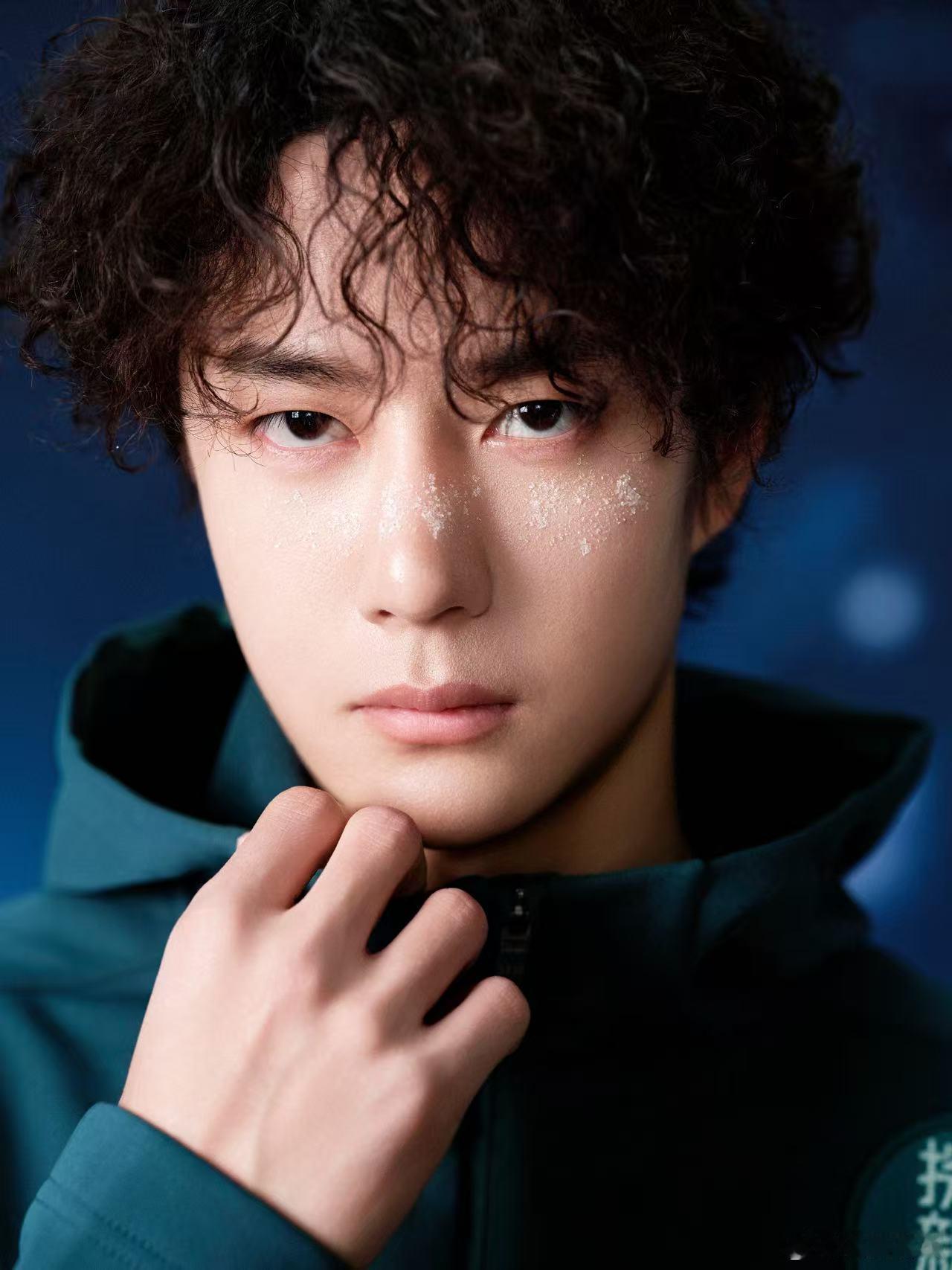 王一博探索新境2首映会出图，帅，绝了 