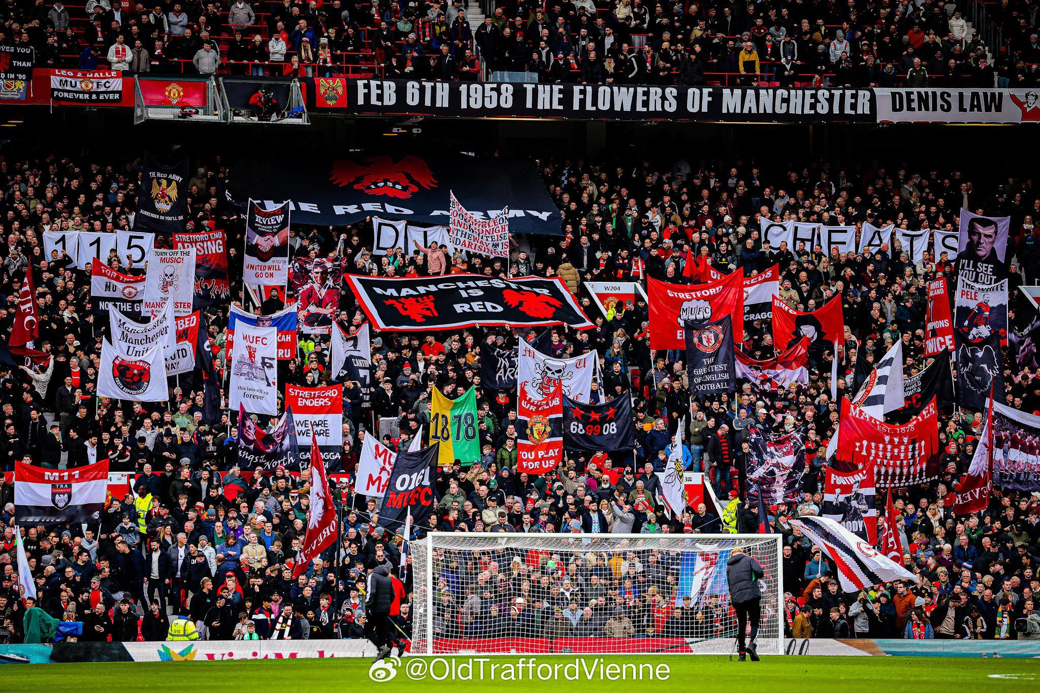 老特拉福德西看台的旗帜越来越清晰真好，大家计划啥时候去朝圣哇！🥹🔴⚪️⚫️ 