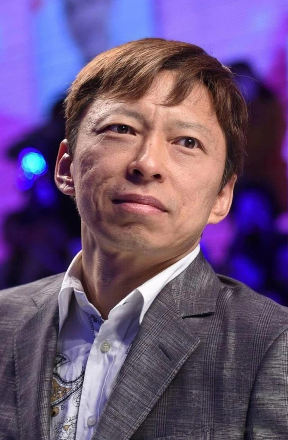张朝阳说:我觉得，年轻人混得不好，不要找任何借口，什么来自农村、没有资源，怪父母