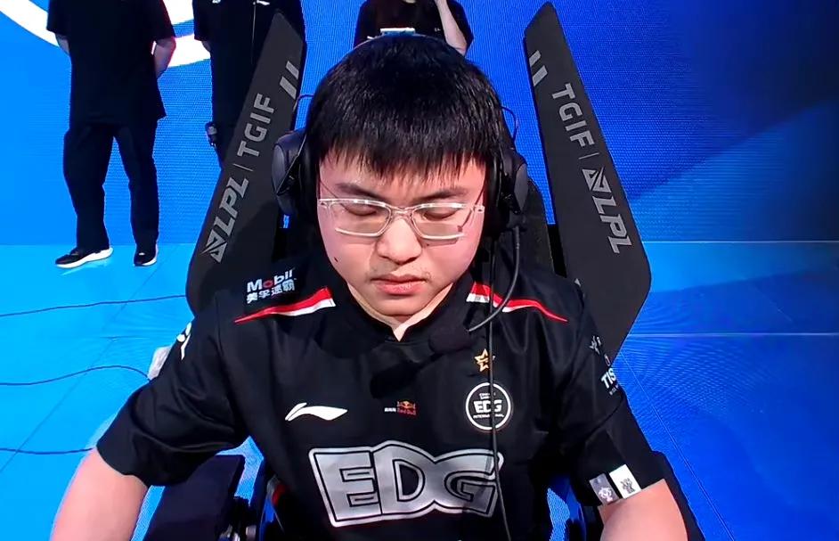 Uzi在EDG的第一场比赛表现还是可以的！只是EDG现在整体表现确实不能算得上好
