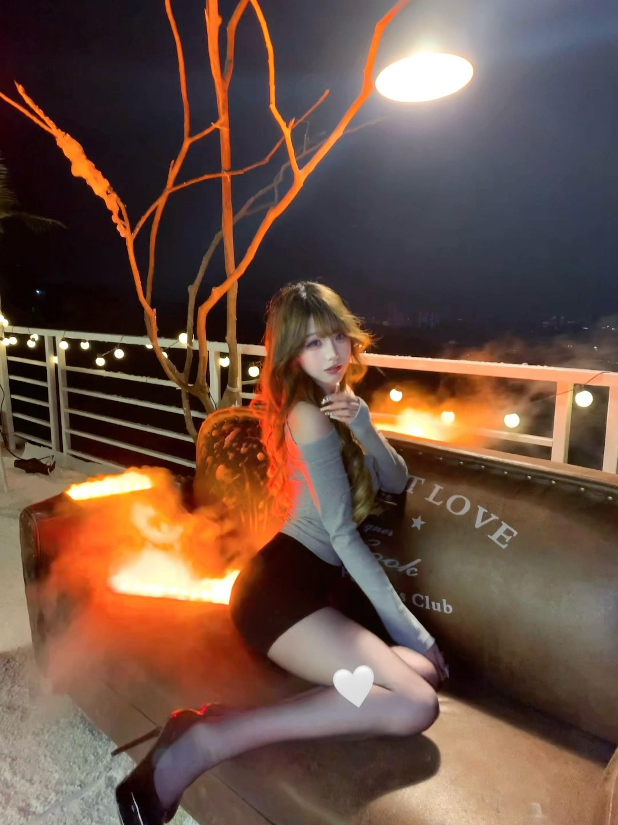 你的世界只能有两件事 等我和陪我