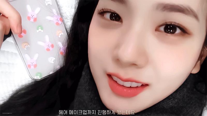 金智秀连续三年获世首美 烦躁的生活就是要看这么漂亮的脸，才能舒心的喘口气 