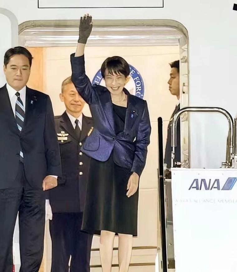 太尴尬了！高市早苗连夜启程赴美，声称要与特朗普讨论如何解决中东冲突。
 
3月1