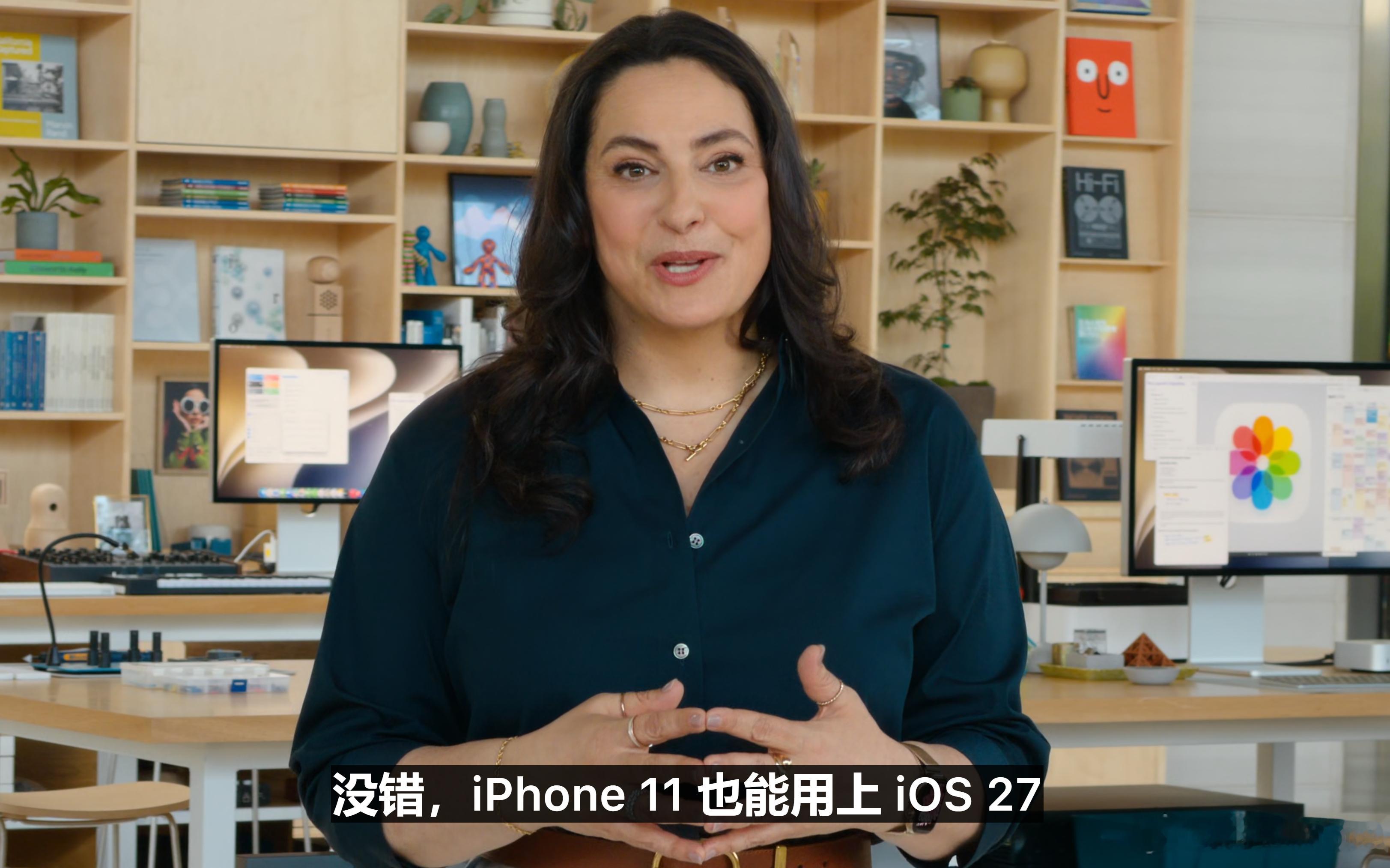 液态玻璃的效果可以自定义了(透明程度)。应用图标也加入液态玻璃设计。iPhone