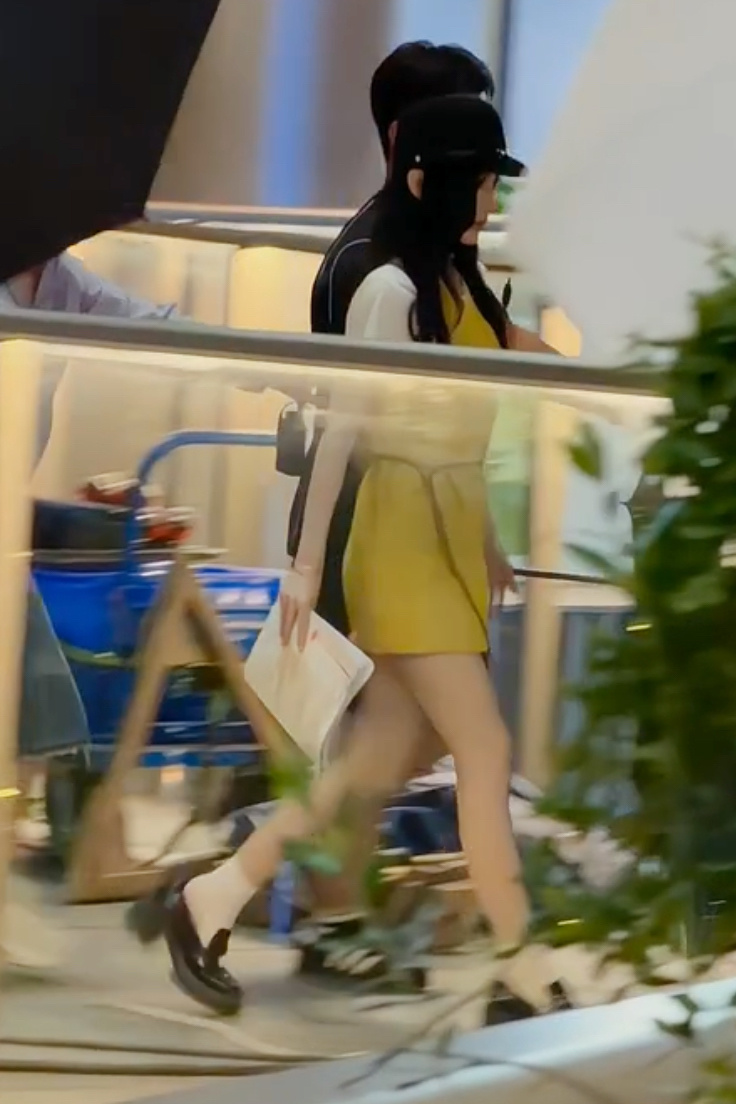 好乖的妹儿[捂嘴哭]每次穿小皮鞋都好乖好乖[捂嘴哭]​​​