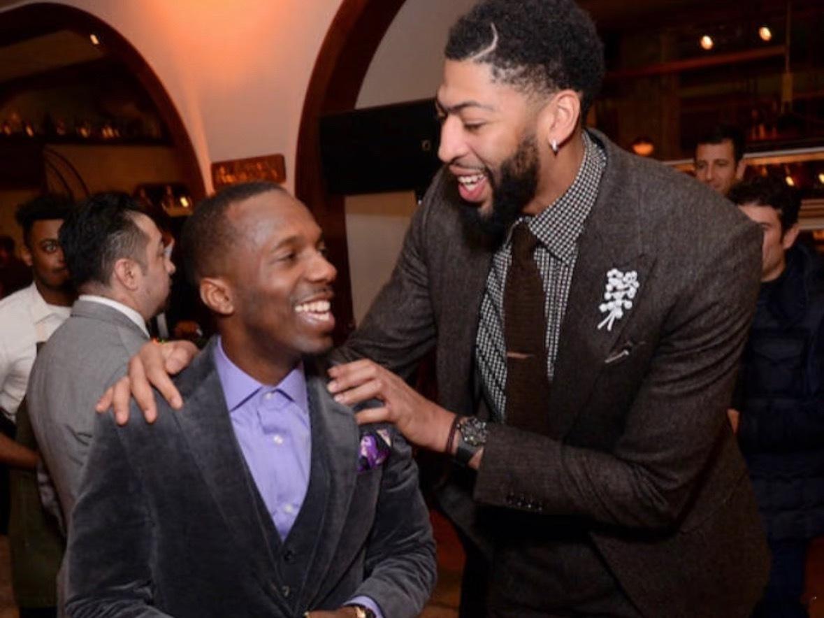 据报道，里奇保罗近日与独行侠的管理层进行了会面。“保罗告诉他们，他希望独行侠要么