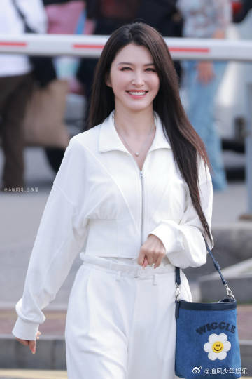 徐洁儿有效出场 笑翻了！王俊凯当送考人太甜了，师徒互动比正片还甜！徐洁儿一句“重