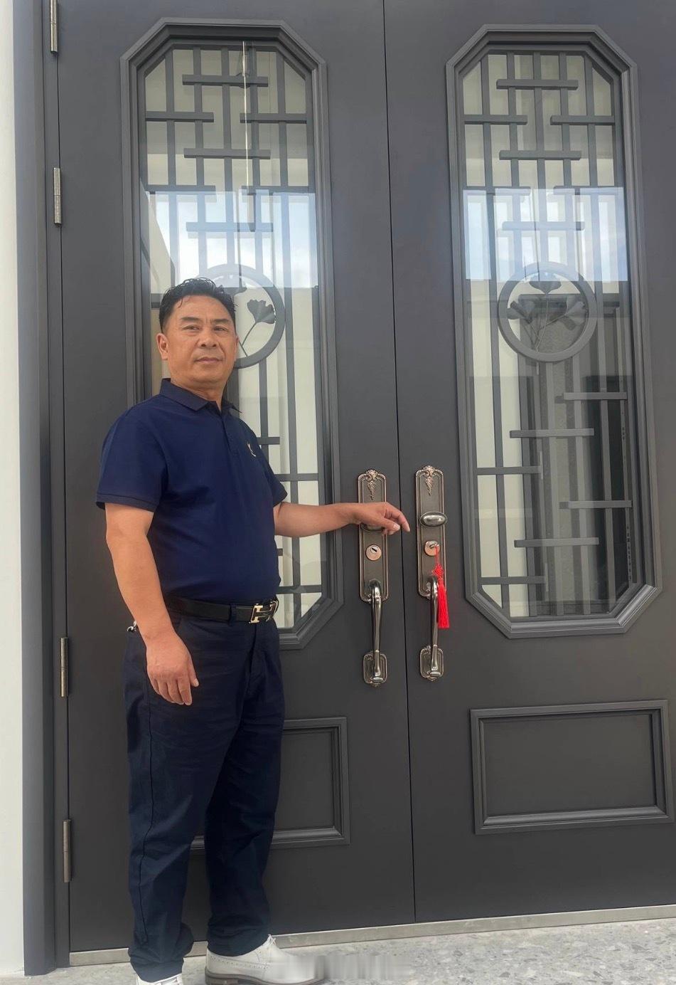 警方通报58岁男子刺死60岁同事总结了三个原因：一、情绪因素离开了理智的支配，情