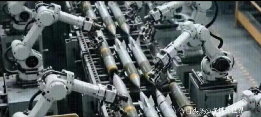 咱中国导弹生产线现在都卷成“智能劳模”了！央视拍过霹雳 - 15导弹的“黑灯工厂