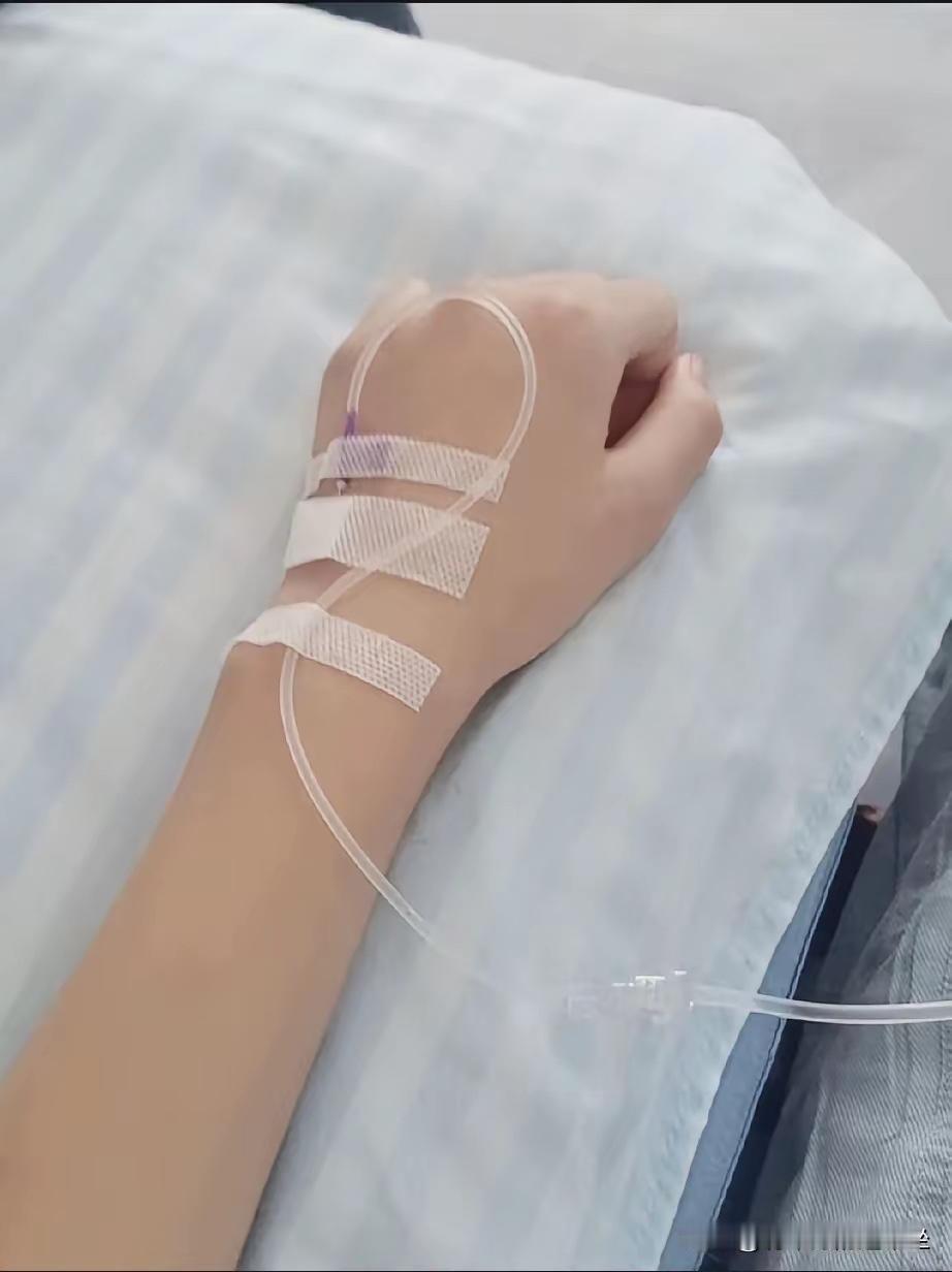 大家好！我是杨杨，来自贵州安顺，今年32岁。在我十六岁那年妈妈遇车祸走了，去年爸