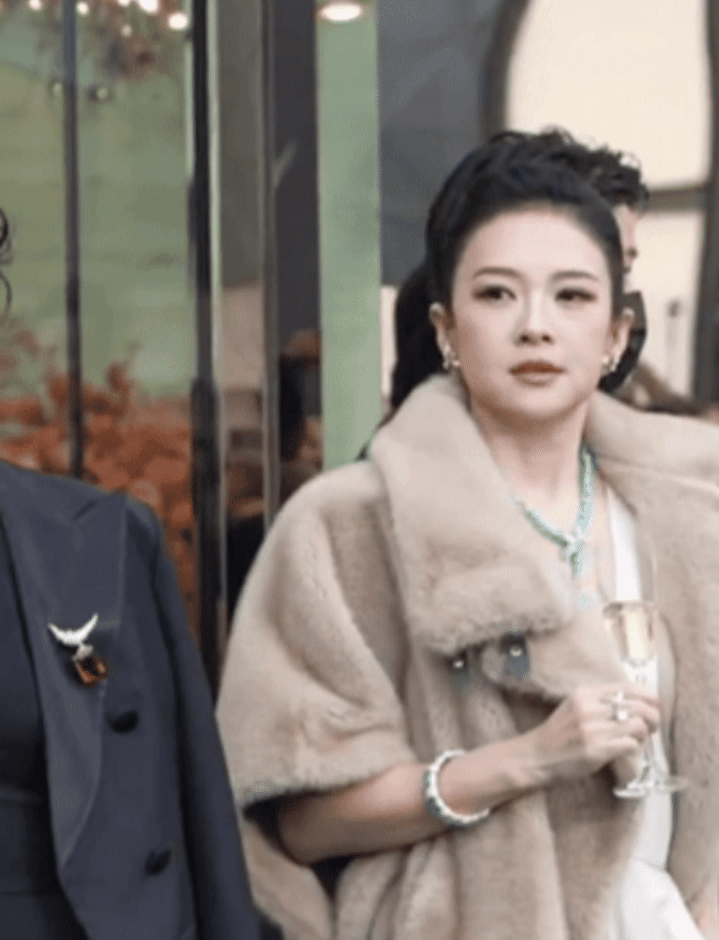 章子怡活动表情管理失控引发热议 