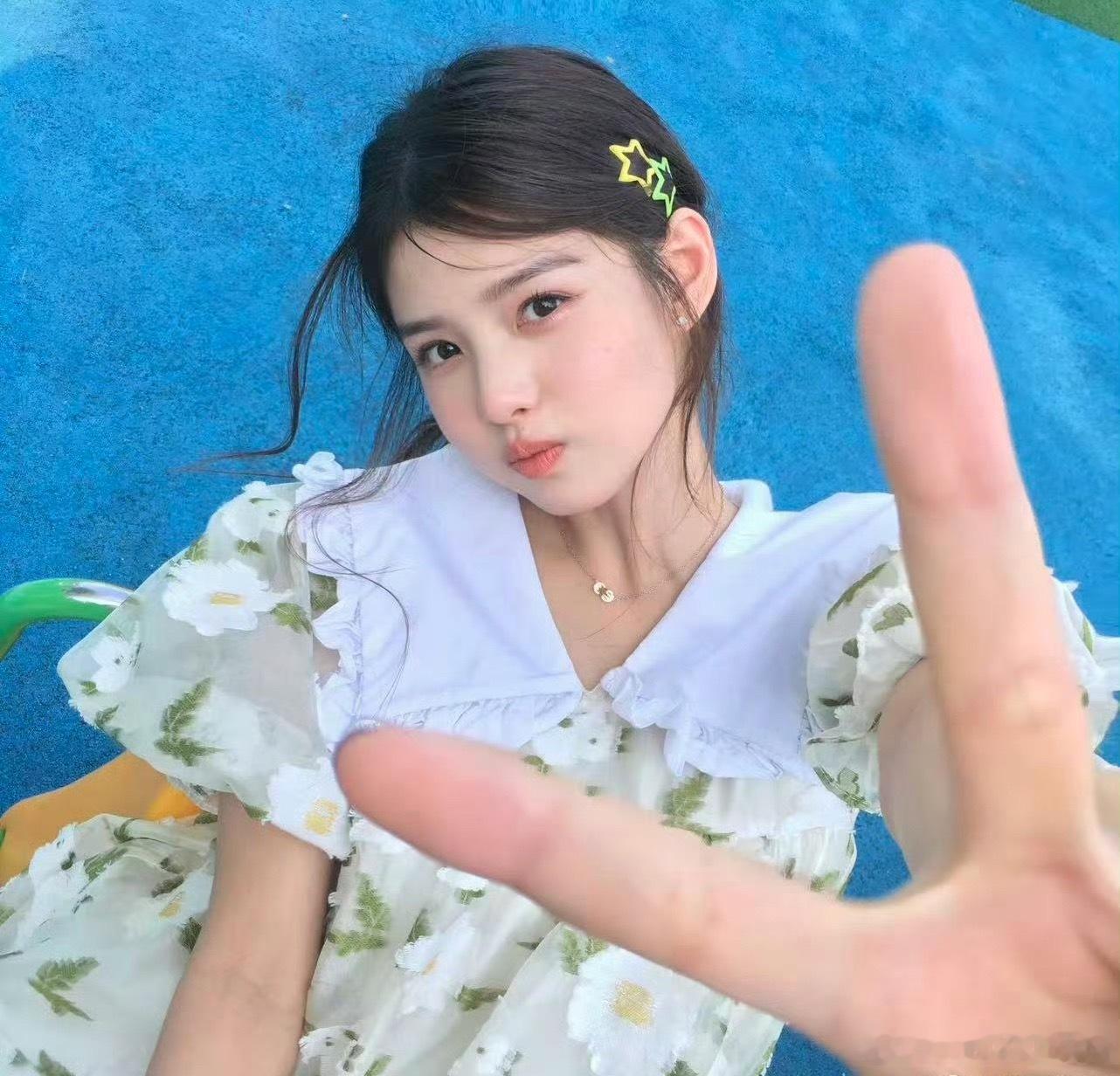 18岁的金莎vs18岁的艾米哇！原来金莎演蓝菲琳时真的才18岁！2001年，真·