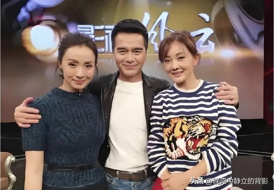 小陶虹、牛莉、许亚军同台合影，当年拍摄《空镜子》有哪些难忘幕后故事？
