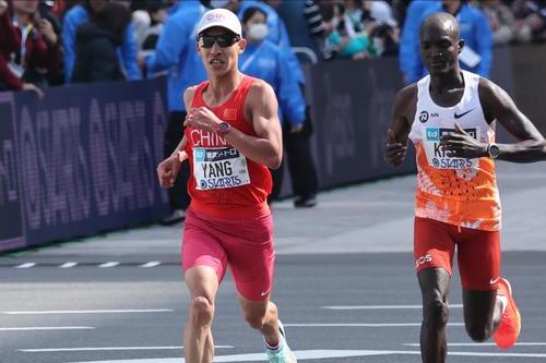 马拉松的距离为什么是42.195公里？有什么特殊含义么？

 
马拉松的42.1