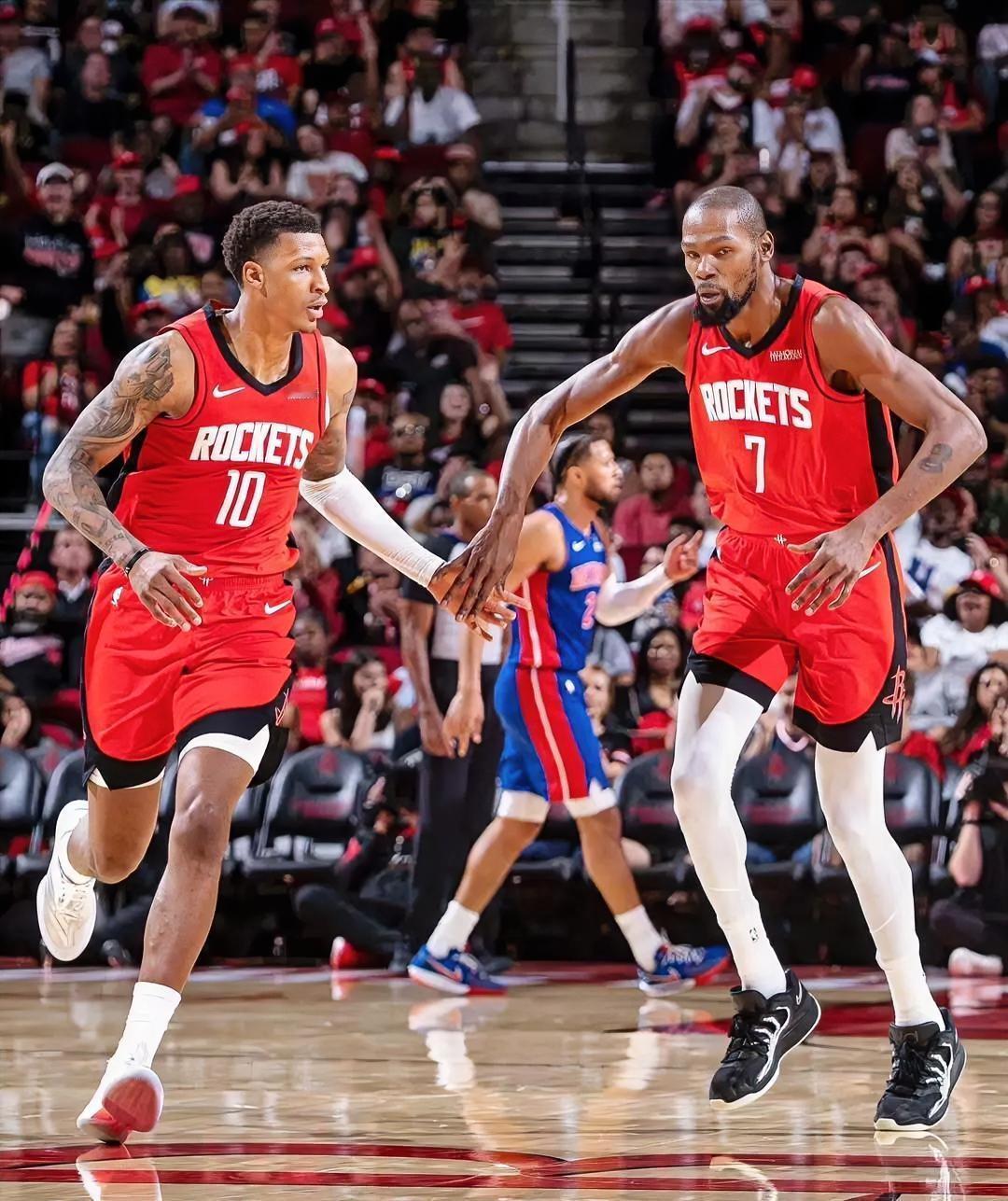 杜兰特的加盟效应来了，火箭队进攻已经迎来蜕变，从上赛季联盟垫底，来到了前五的水准