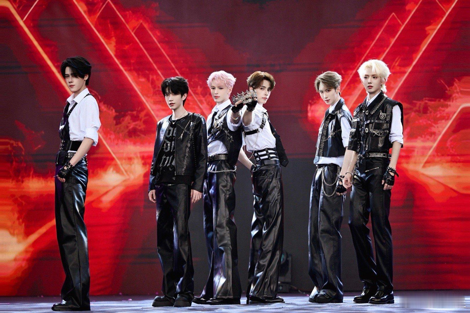 以前总觉得“帅哥”和“有趣”很难兼得，直到我发现了宇宙男团…他们完美诠释了什么叫