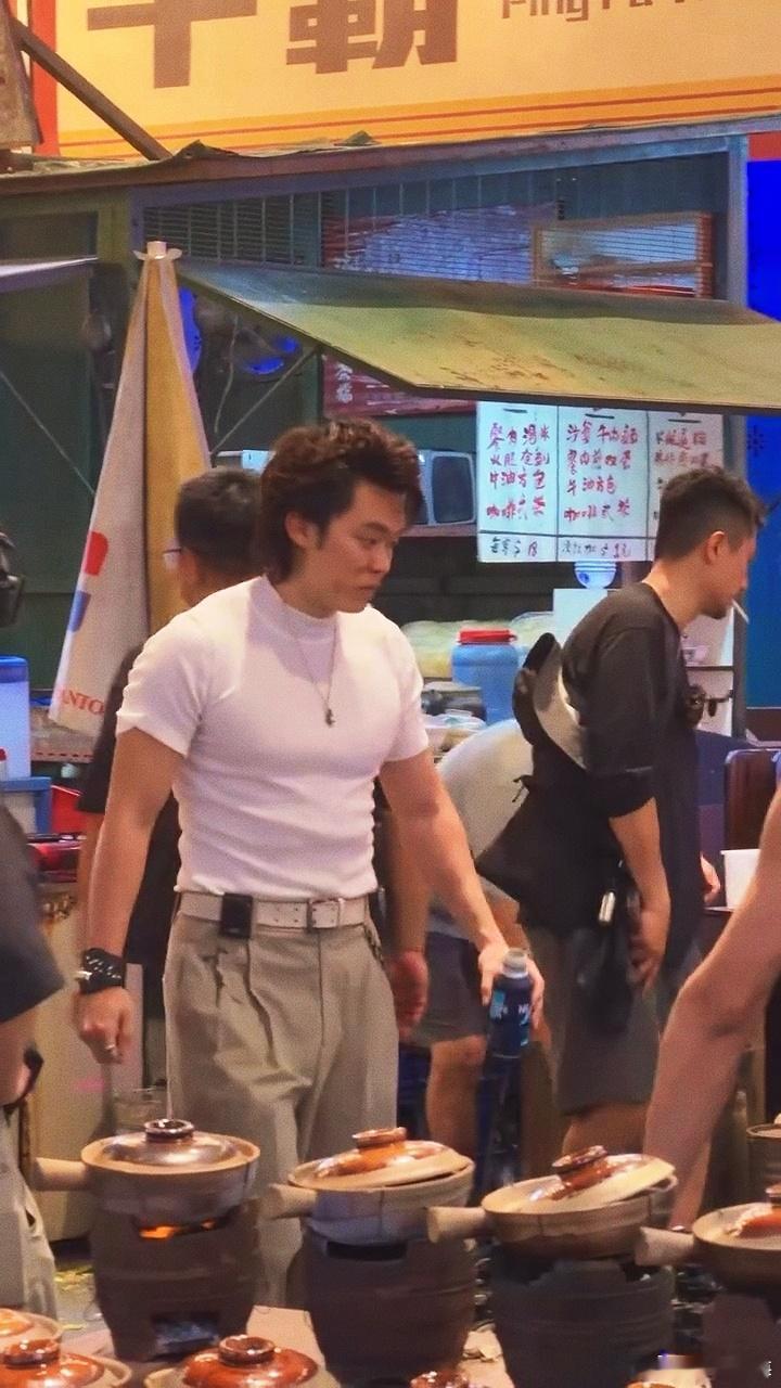 好🐻....。胡子彤 cr:lingxi0817 
