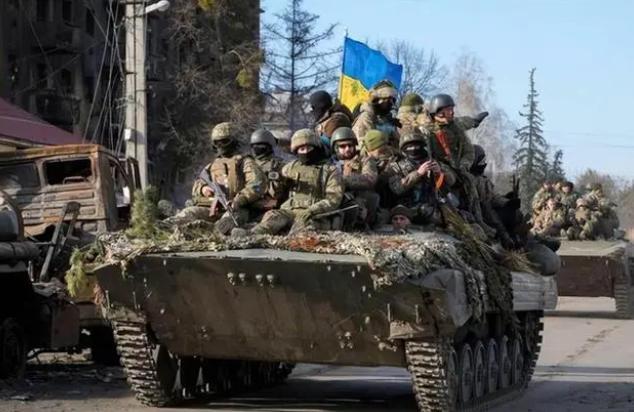 乌克兰军队越界对俄罗斯库尔斯克州的军事目标发动袭击后，库尔斯克州州长罗曼·斯塔罗