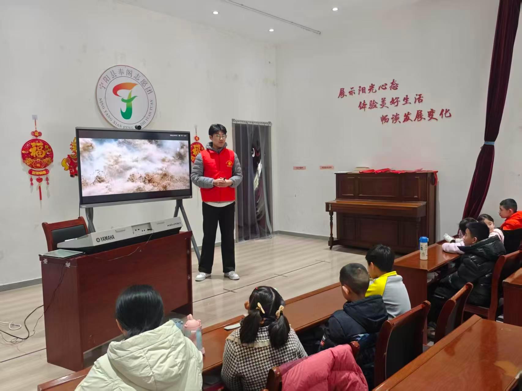 秦岭笑谈为广泛弘扬保护黄河生态，绿色环境发展，曲阜师范大学音乐学院“童声颂黄河，