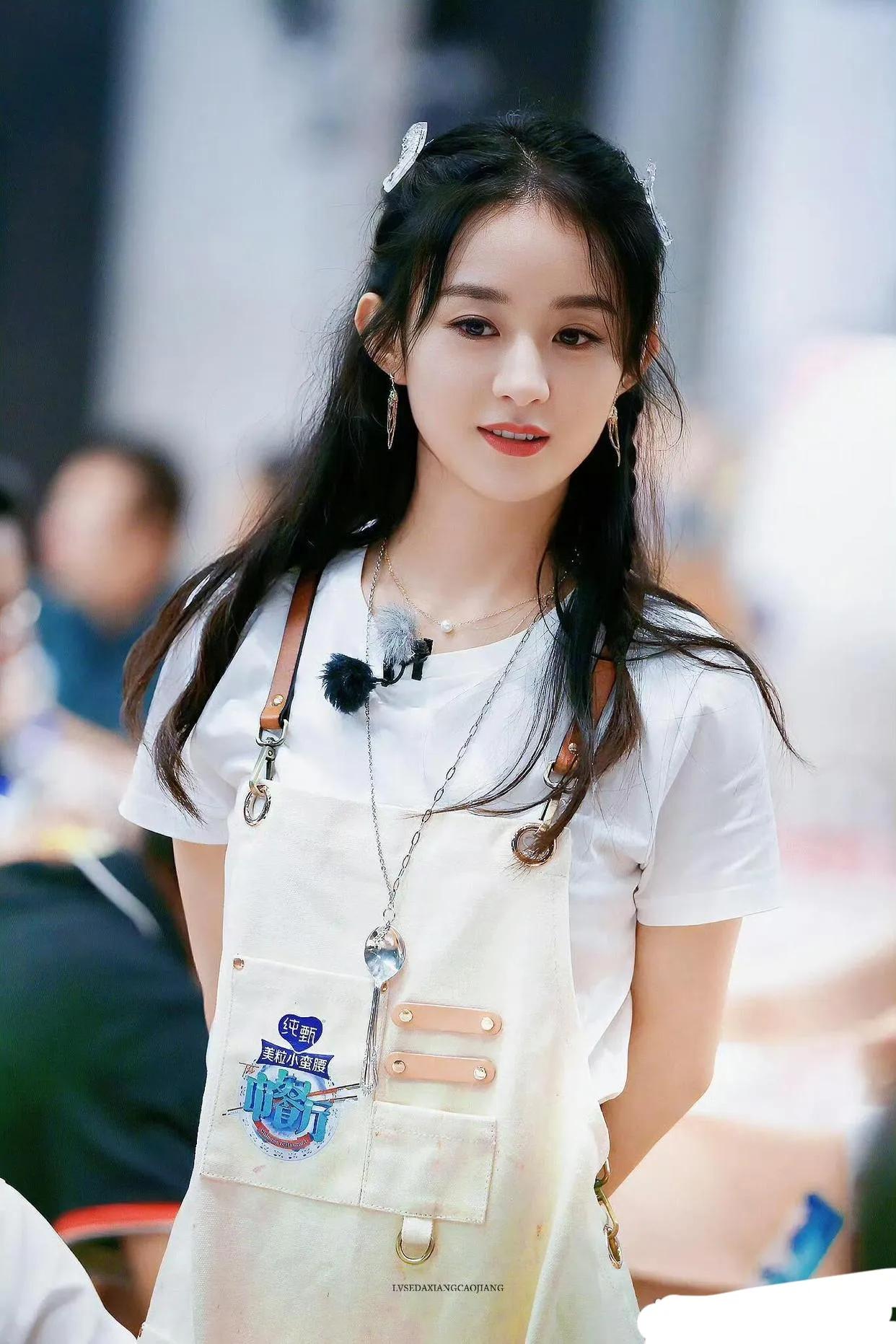 赵丽颖，美如颖宝，笑容灿烂如花，生活简单而美好。